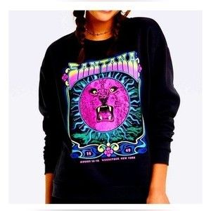 Carlos Santana Woodstock 1969 New York
Sweater, Size Small